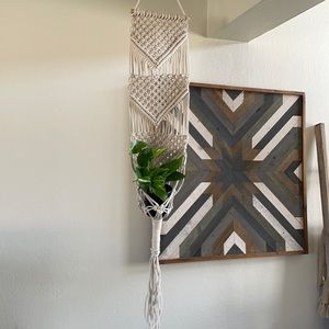 Macrame wall hanger